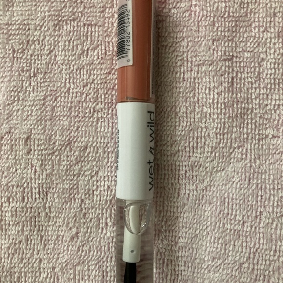 Wet n Wild lock an shine - Picture 2 of 3